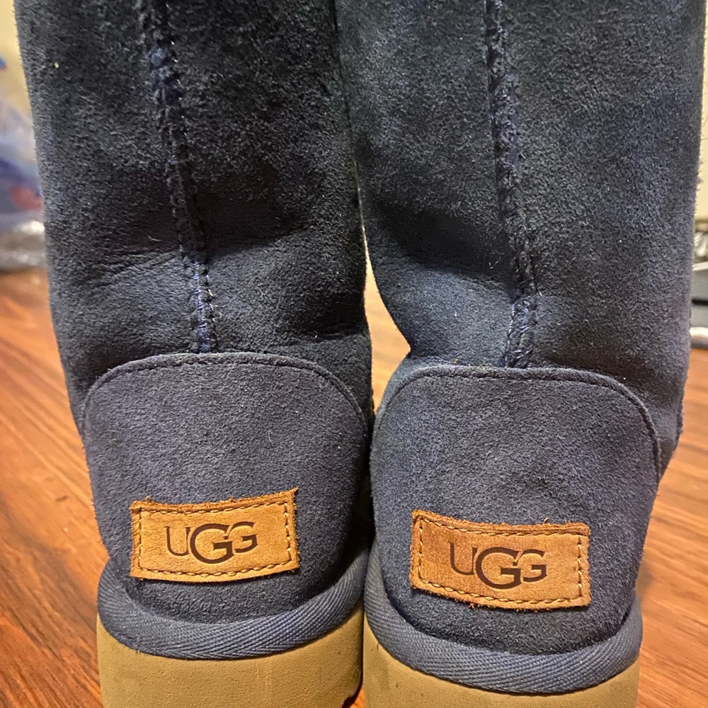 UGG